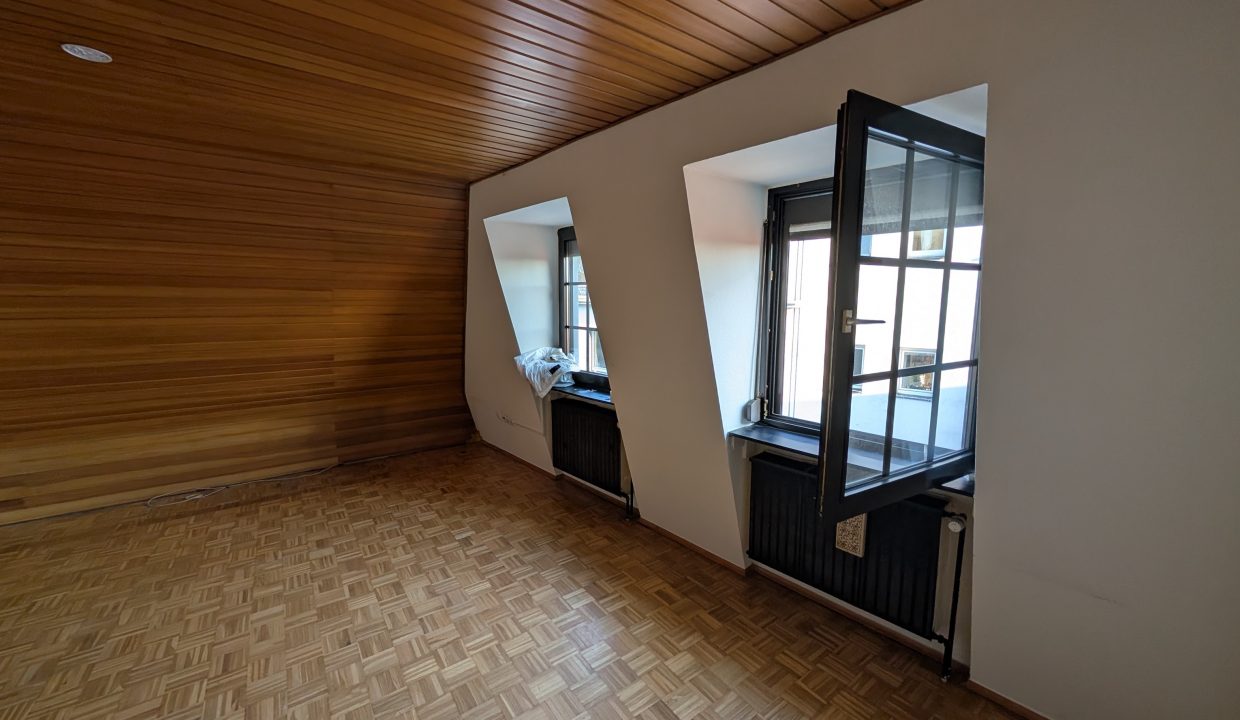 PXL_20250327_162348267