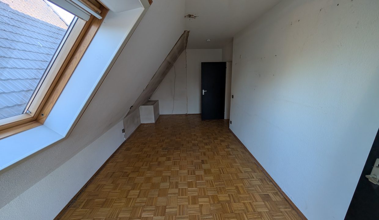 PXL_20250327_162442338