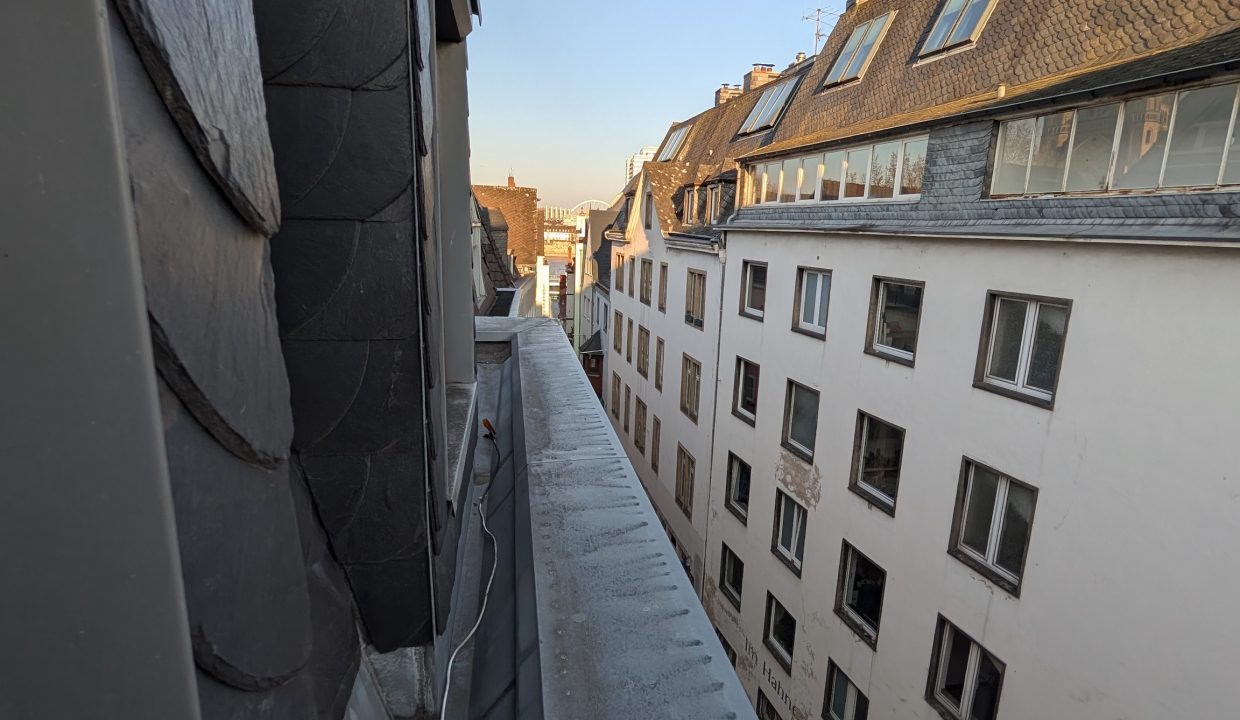 PXL_20250327_164351899